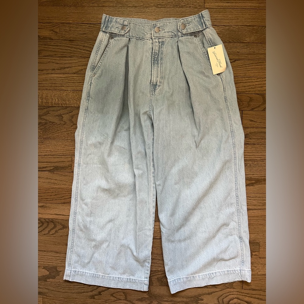 Universal Thread Women's High-Rise Cropped Two Way Denim Trousers